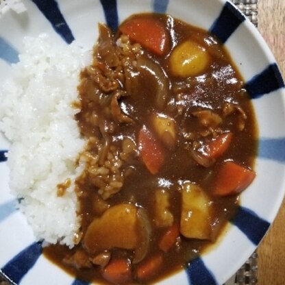 調味料を拓さんいれると、いつもの
市販のルーと味にこくがでて、美味しかったです。また作りますね。